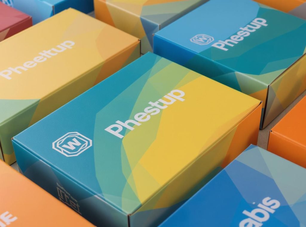 Custom mailer boxes with consistent branding elements for brand recognition
